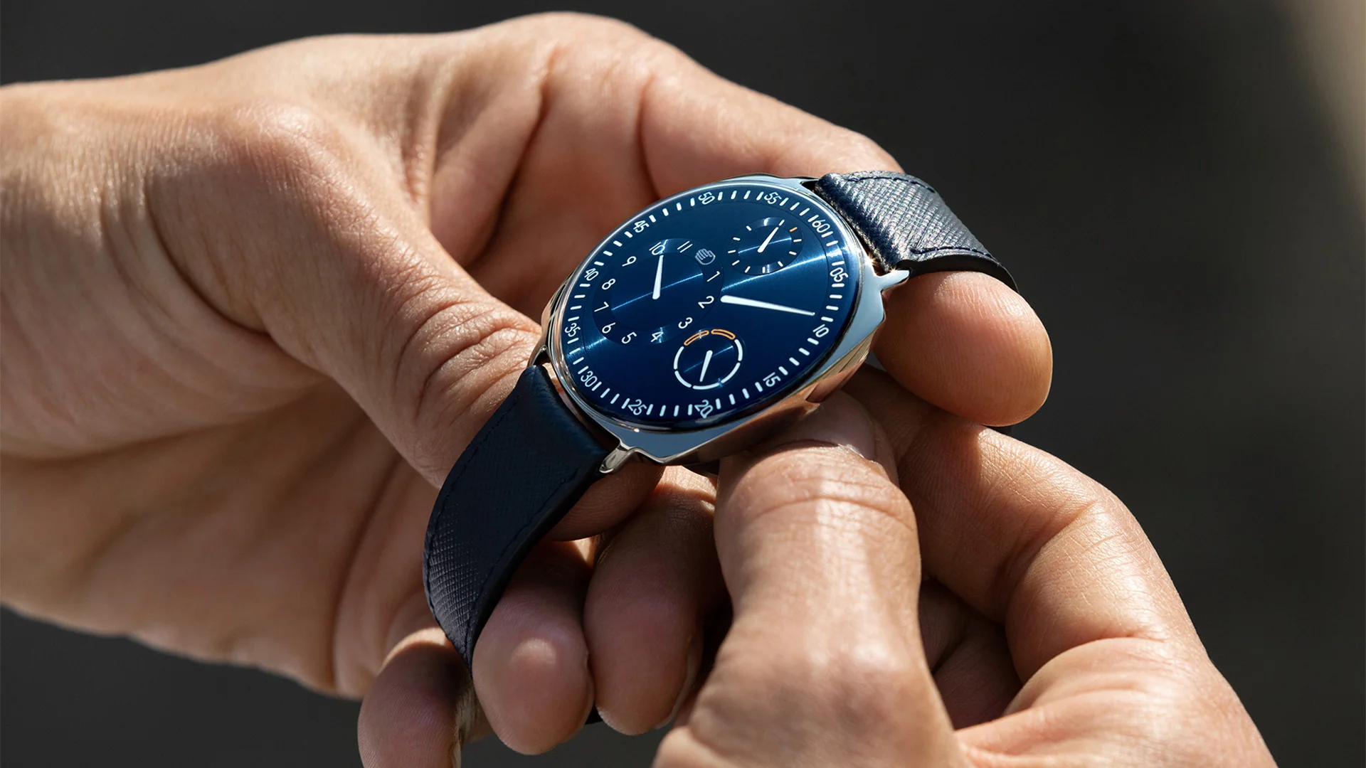Ressence Type 1² Squared Night Blue — sfeerbeeld