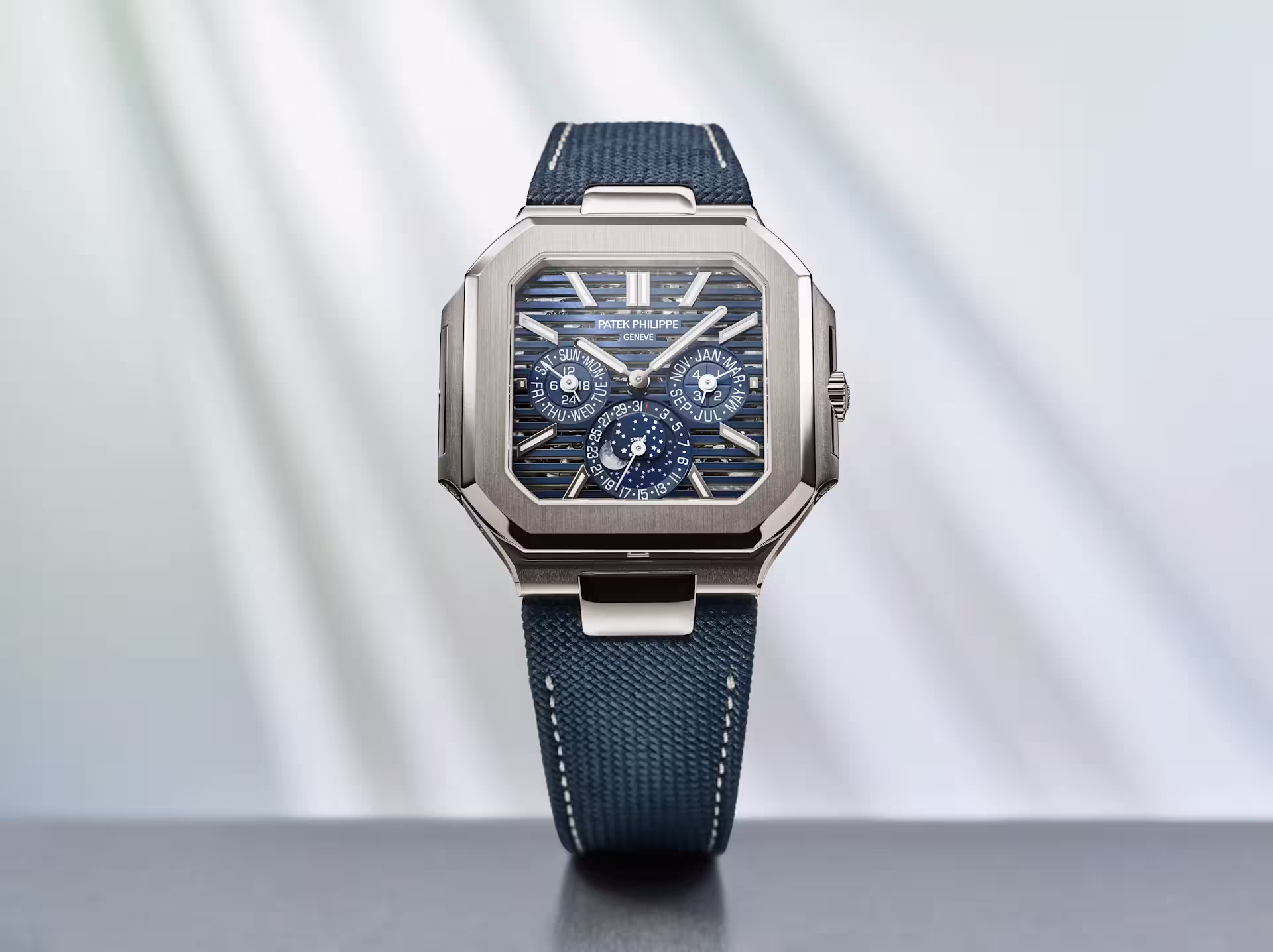 Patek Philippe Perpetual Calendar. Skeleton. — sfeerbeeld