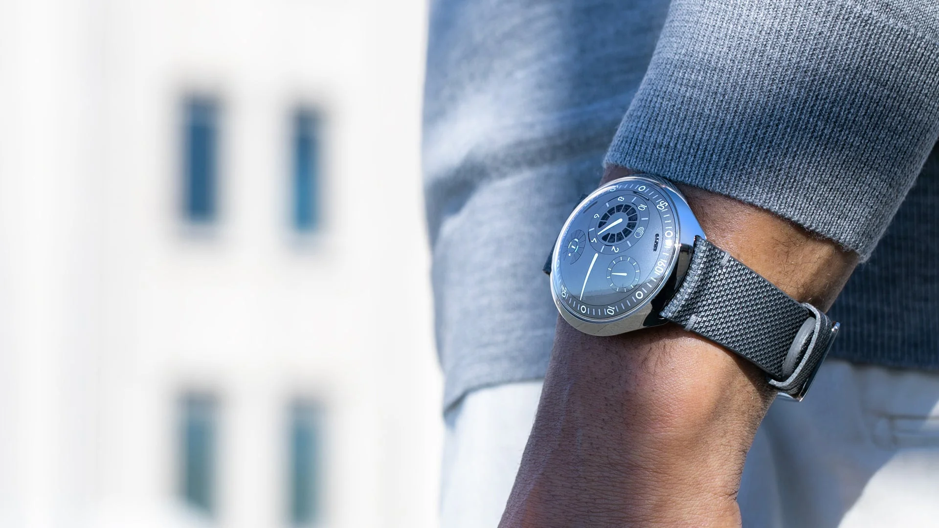 Ressence Type 2 Grey — sfeerbeeld
